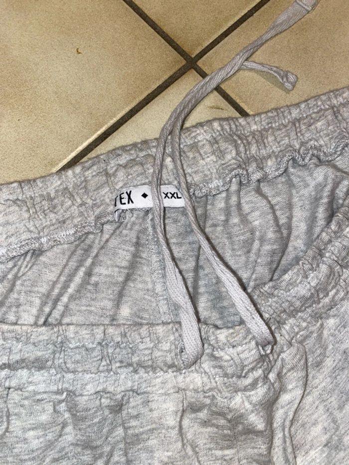 Bas de pyjama ou jogging, taille XXL - photo numéro 2