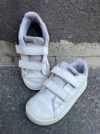Chaussures adidas T26,5