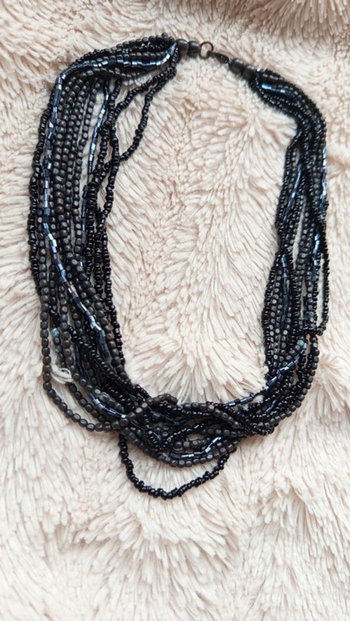 Gros collier noir 🔸 perles entremêlées - photo numéro 2
