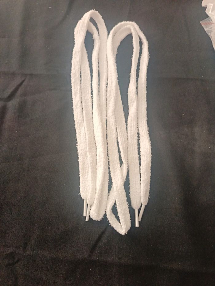 Lacet moumoute blanc