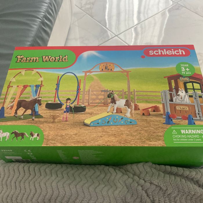 Schleich 72149 - poney agility dans l’étable - farm world