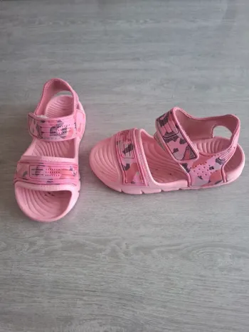 Sandales de plage taille 31
