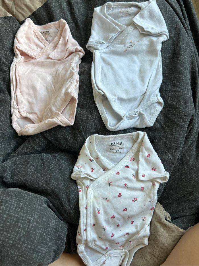 Lot de vêtement bébé 1 mois - photo numéro 3