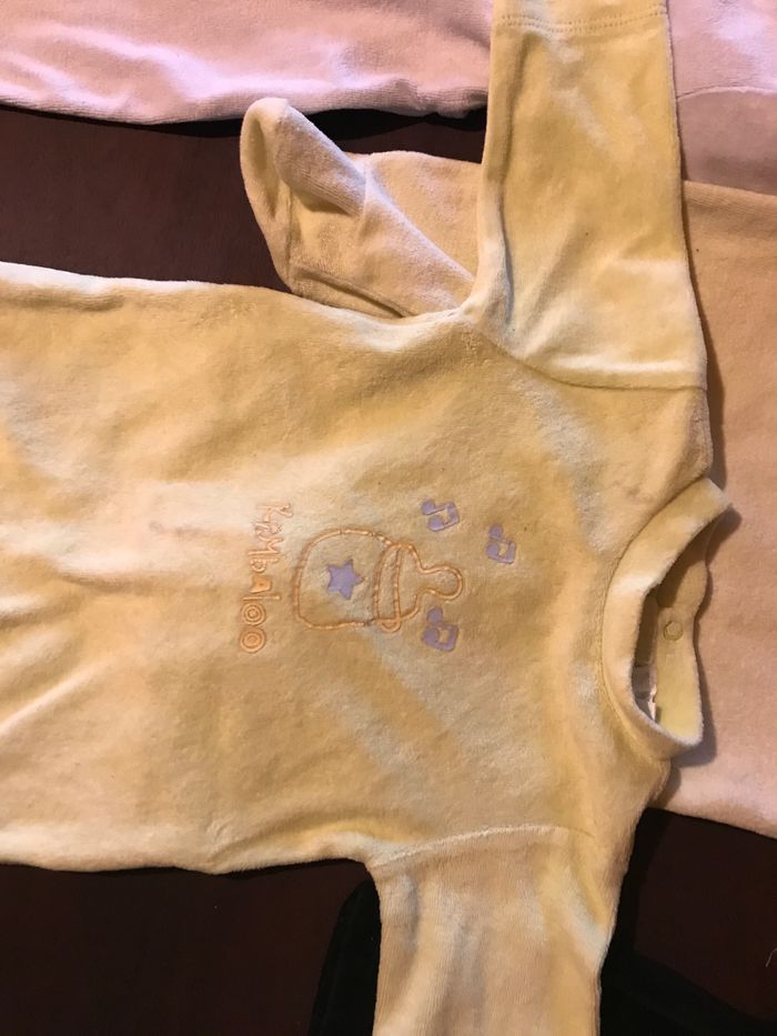 Lot pyjamas velours ( sauf 1) - photo numéro 3