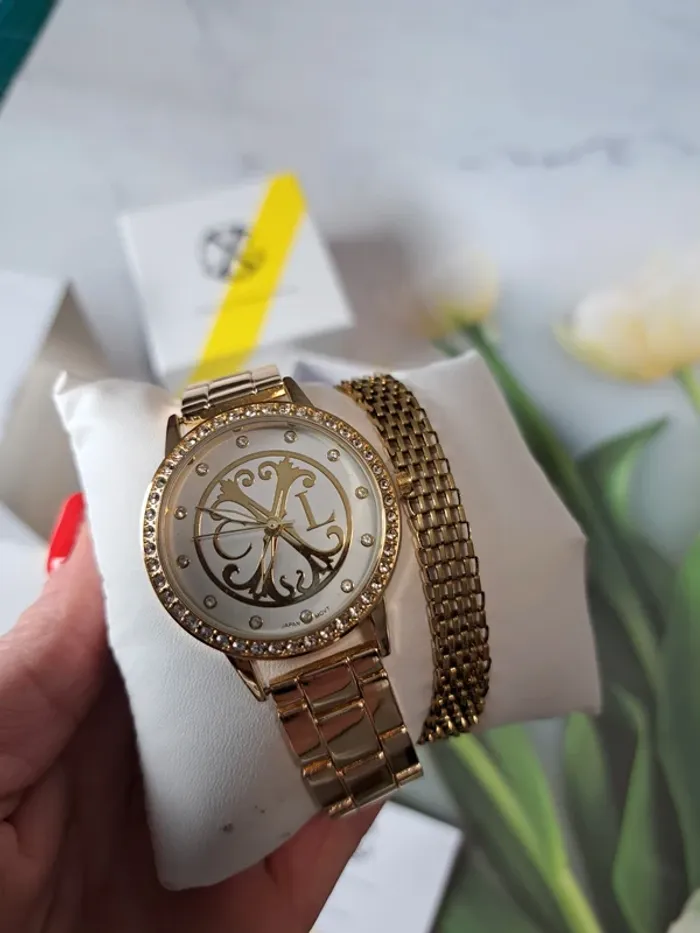 Christian L acroix Coffre Montre a quartz et bracelet pour femme - photo numéro 8