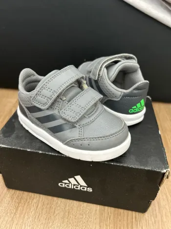 Baskets Adidas pour bébé 20