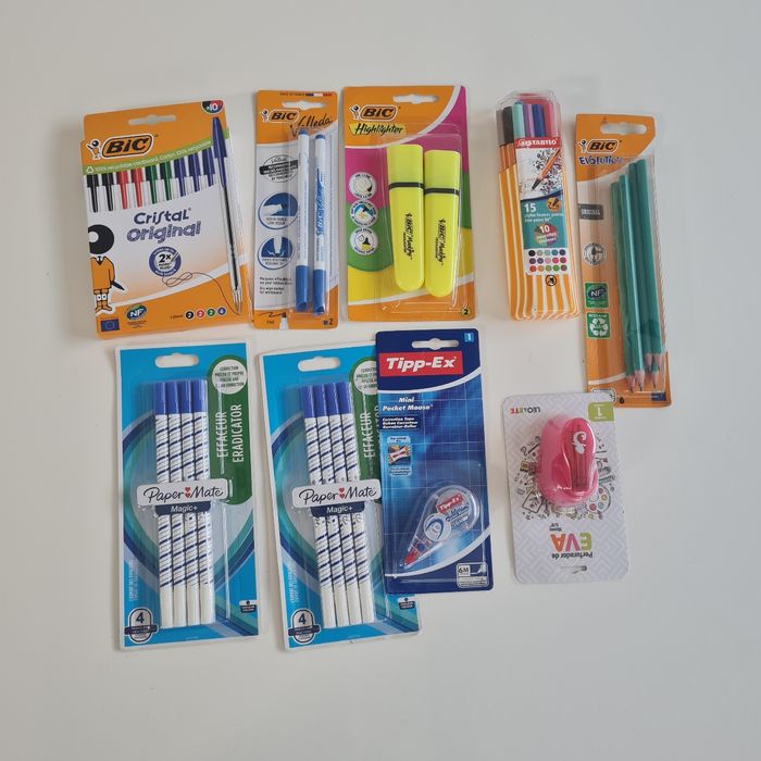Lot de fournitures scolaires
