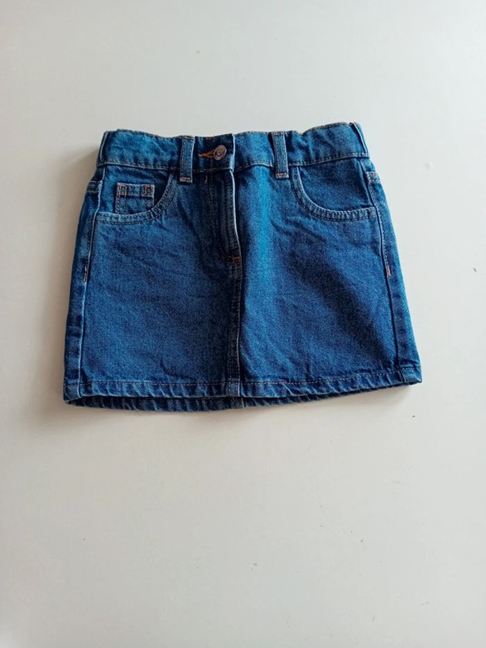 Jupe neuve 5ans