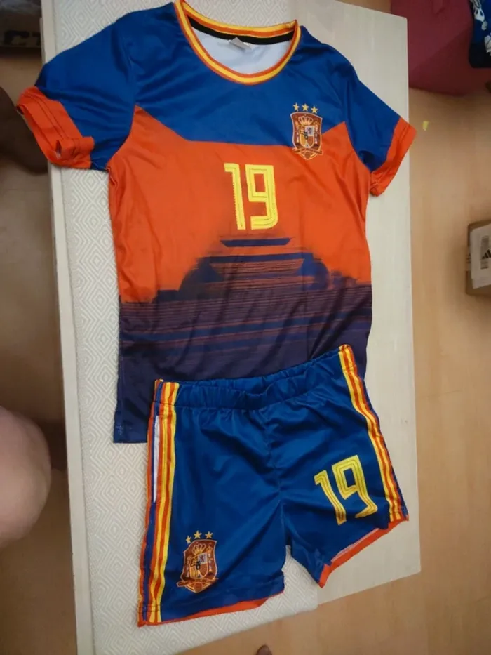 Ensemble foot all Espagne yamal 14 ans