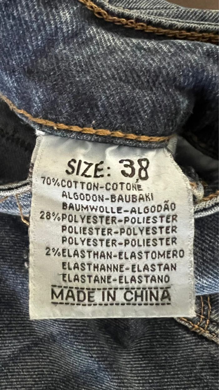 Jean troué en parfait état taille 38 marque miss bon coton polyester - photo numéro 5