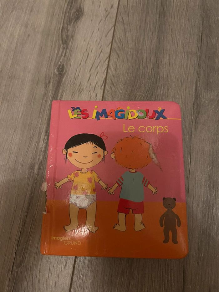 Livre bébé / corps - photo numéro 3