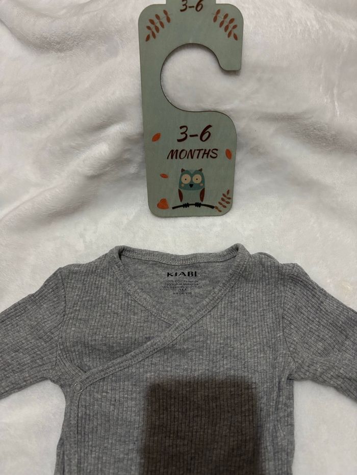 🩶Body Kiabi gris mixte 3 mois🩶 - photo numéro 3