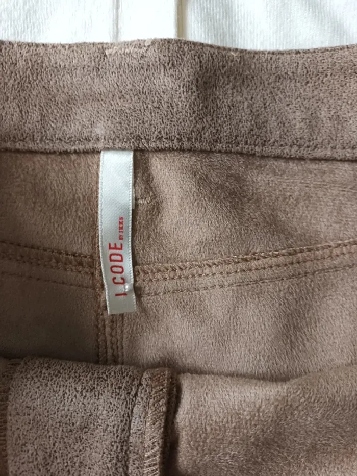 Short en suédine et tissu bouclette - photo numéro 5