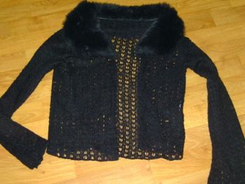 Gilet cache coeur noir col fausse fourrure taille 38 TBE