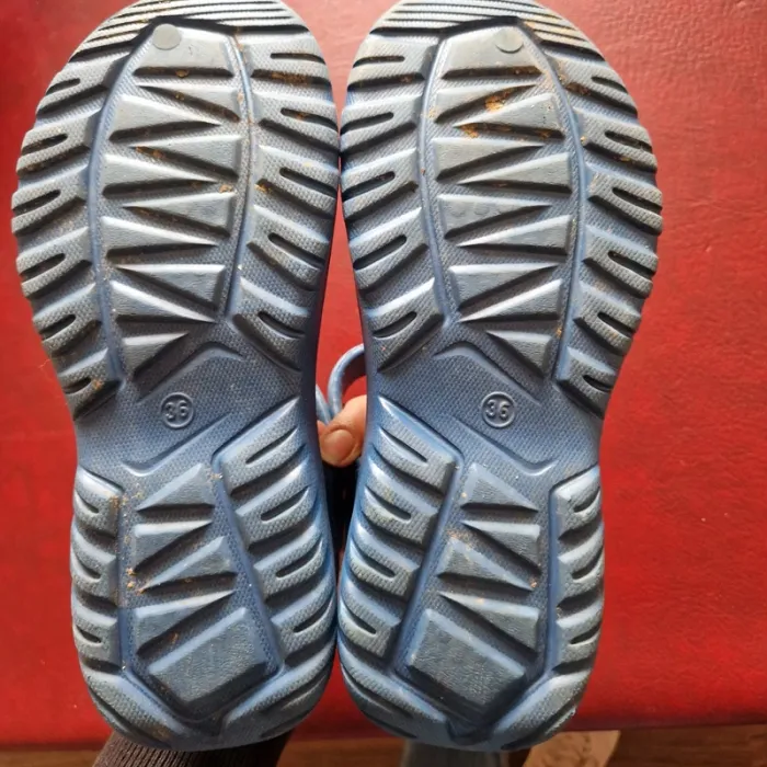 T36 sandales plastique - photo numéro 3
