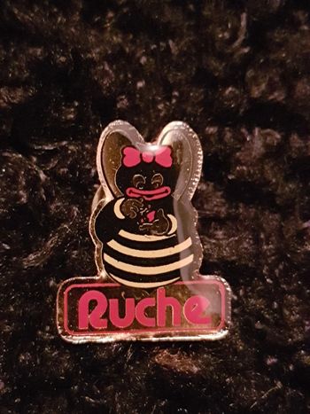 Pin's Ruche