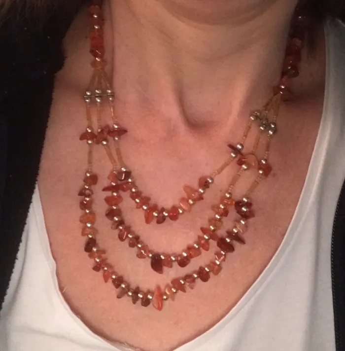 collier pierres corail
