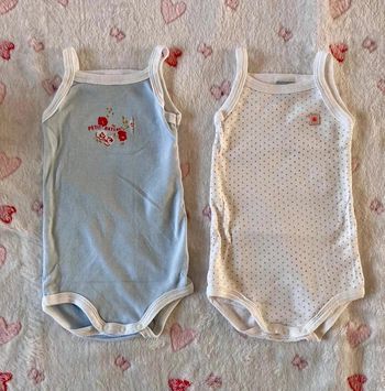 6 mois - lot 2 bodys bretelles