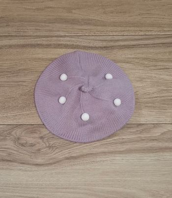 Béret bonnet tricoté orné avec pompons enfant 