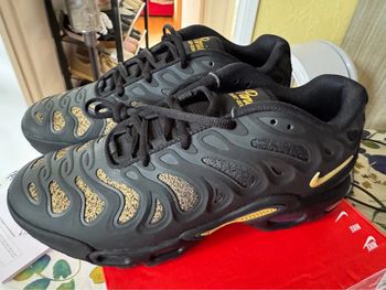 Nike Air Max Plus Drift PSG Édition Limitée – Noir/Or – Taille 40.5