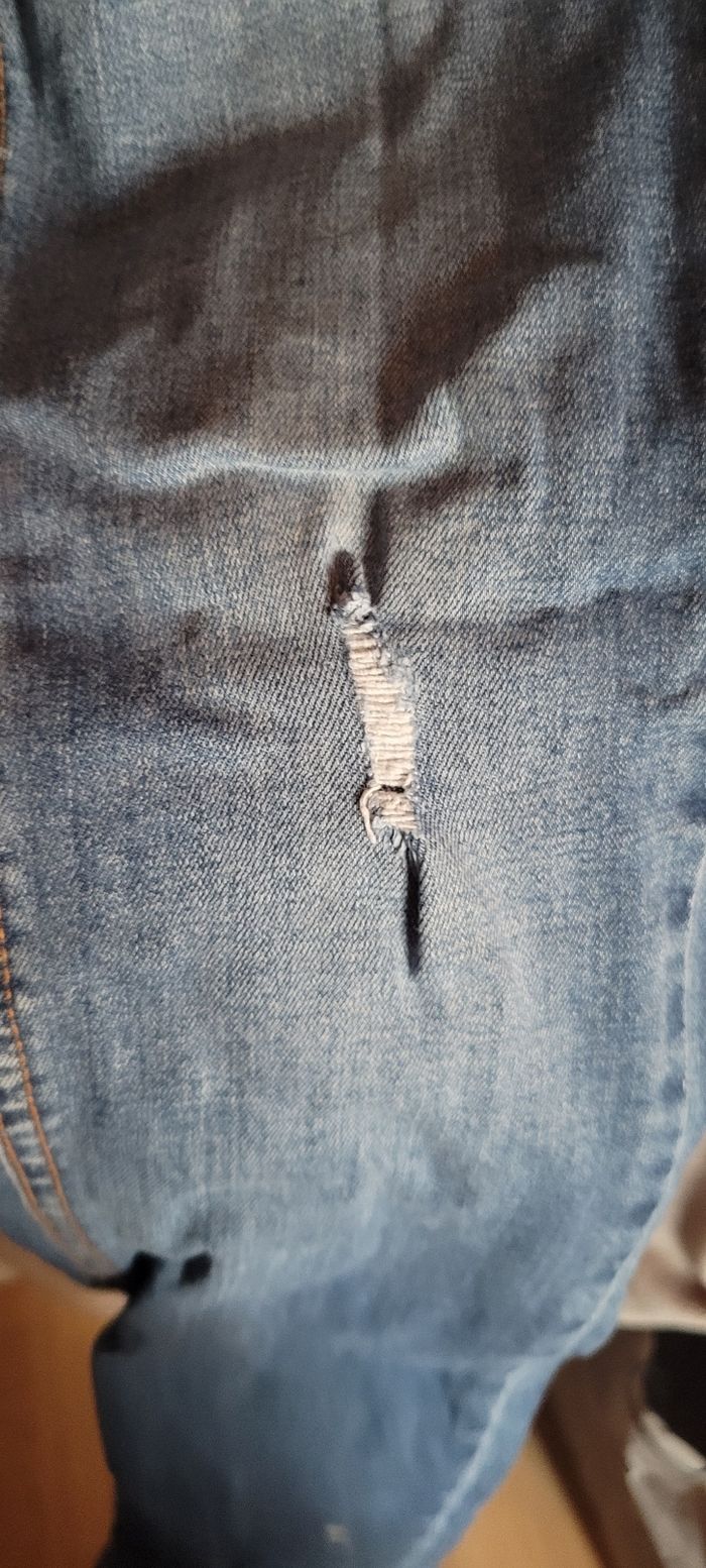 Jean's troué - photo numéro 2