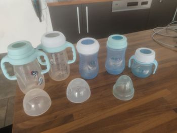 Vends plusieurs types de biberons sans tétine