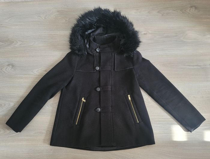 Manteau Zara avec capuche à fourrure détachable