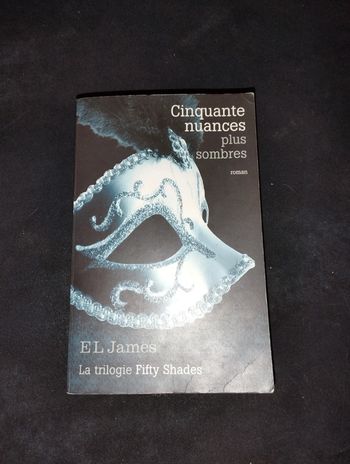 Livre cinquante nuances plus sombre