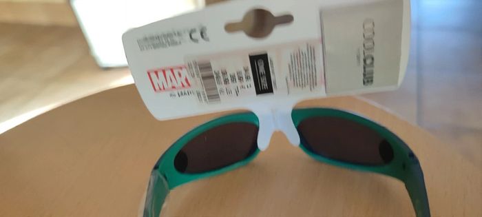 Lunettes de soleil enfants Marvel Avengers TU neuf - photo numéro 3