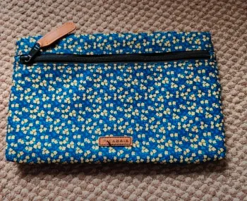 Pochette fleurie Cabaia
