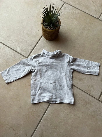 Sous-pull garçon taille 9 mois