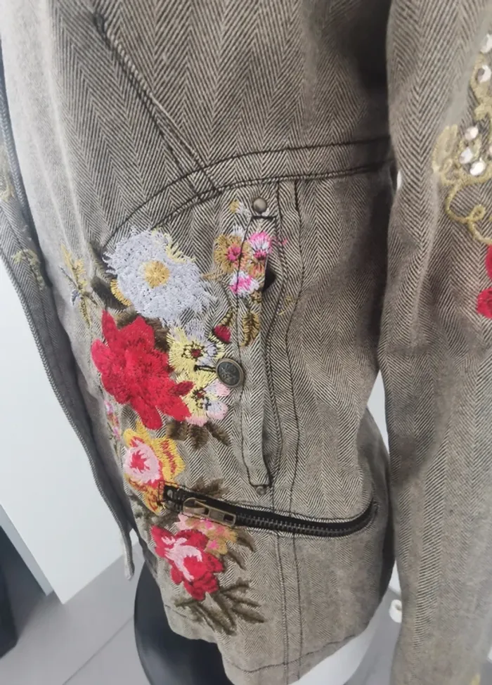 Veste brodée motifs fleural Johnny Was taille S - photo numéro 3