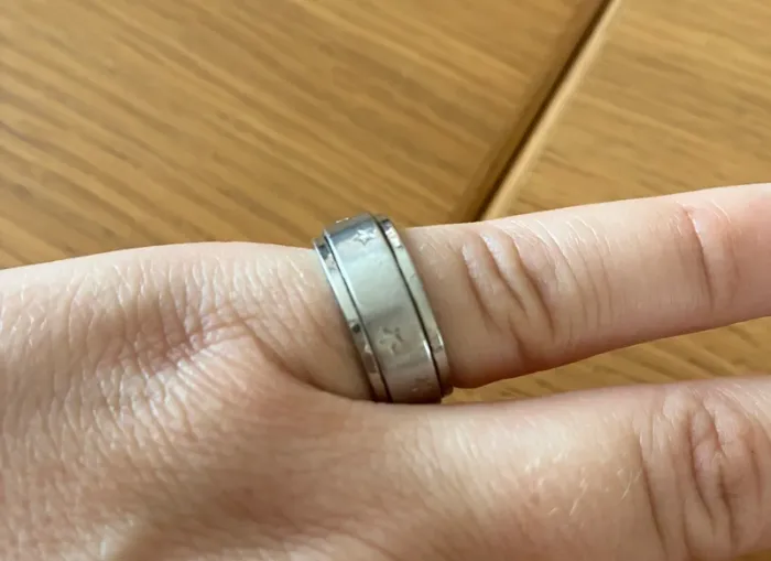 Bague fantaisie avec étoiles