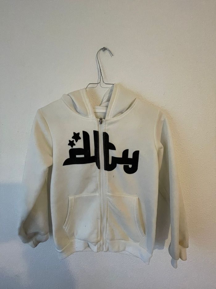 Sweet blanc à manches longues avec capuche