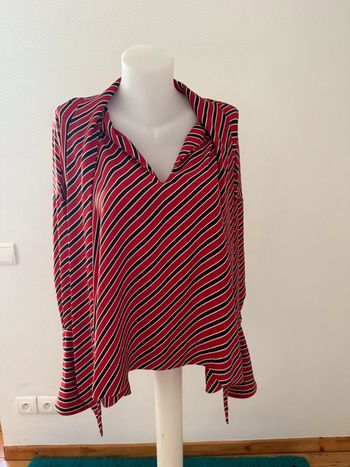 Blouse en très bon état taille L mango