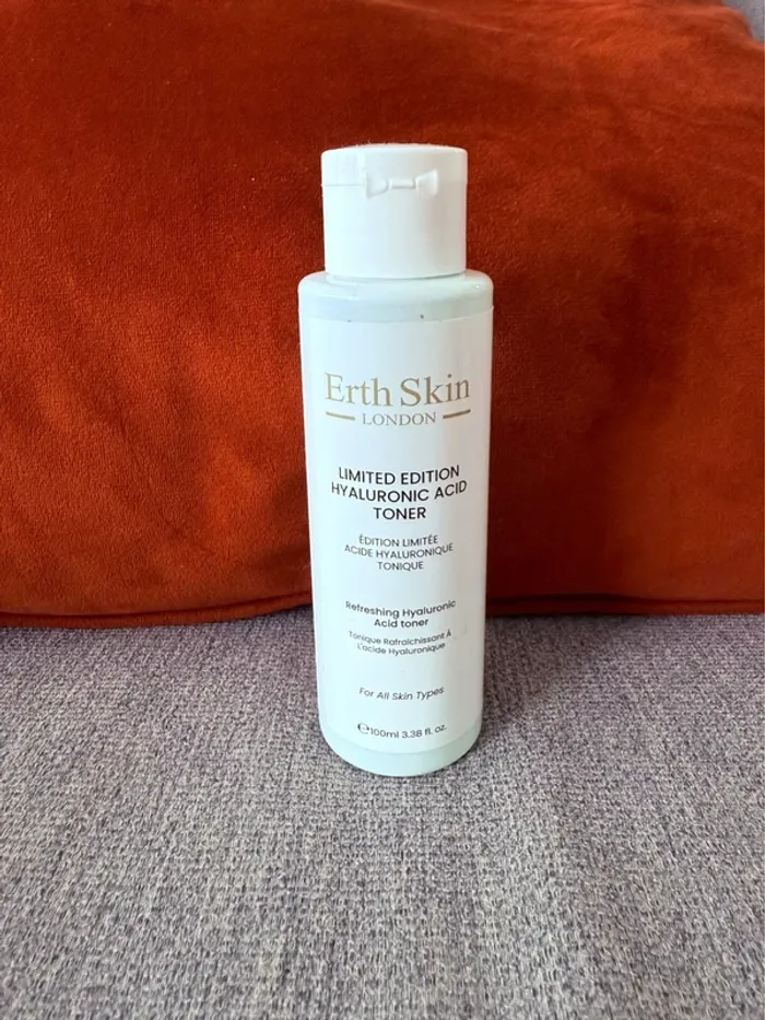 Lotion rafraîchissante à l’acide hyaluronique Erth Skin London