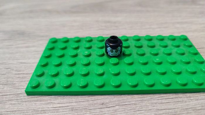 Figurine tête femelle extraterrestre double face avec visage blanc 6218203 pièce détachée Lego #C06