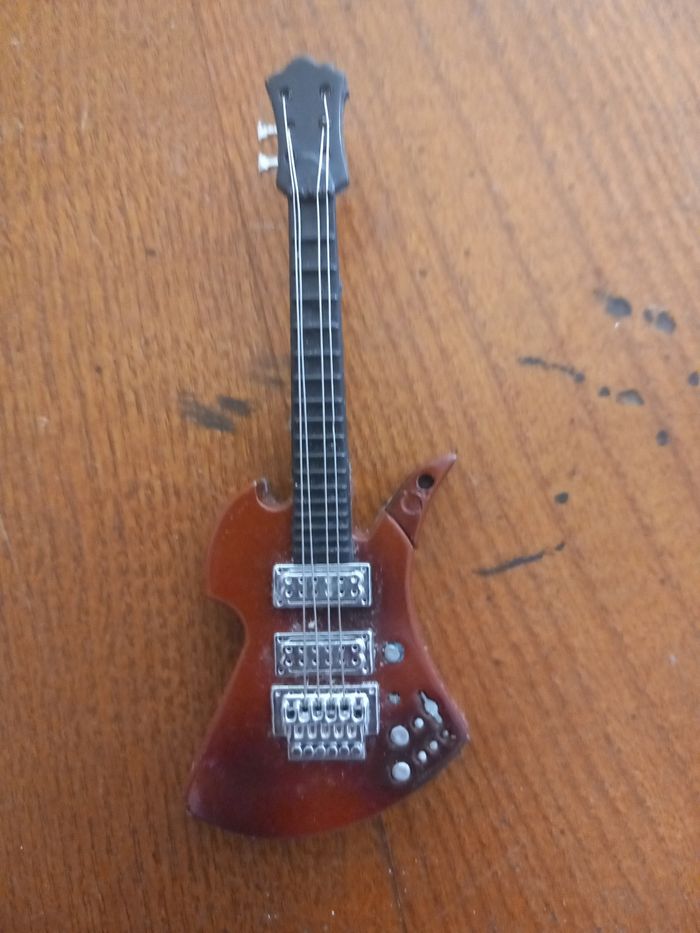 Guitare 🎸 - photo numéro 2