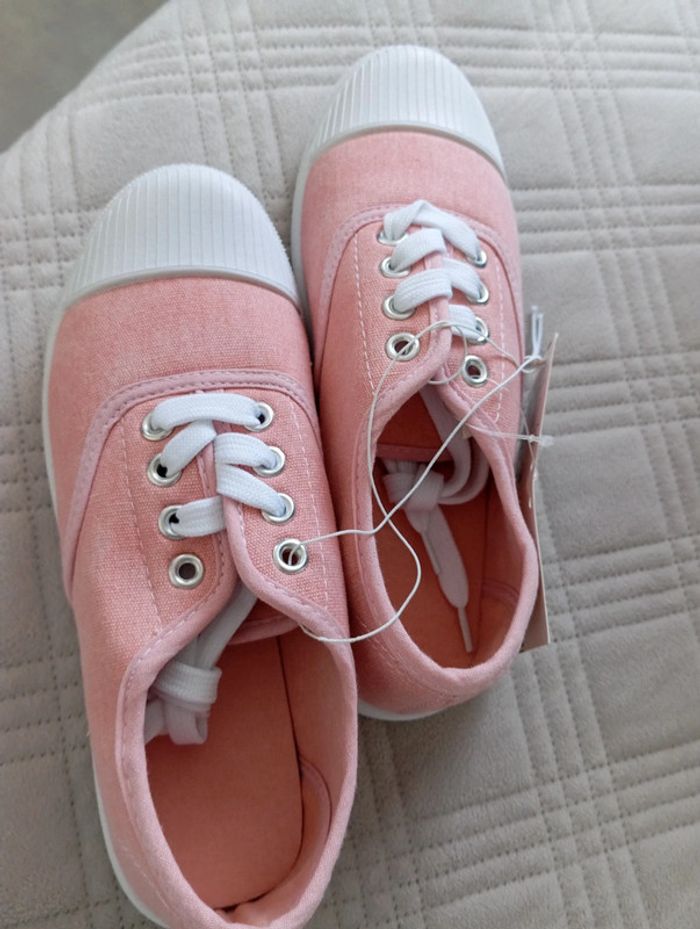 Paire de Tennis rose neuve - photo numéro 6