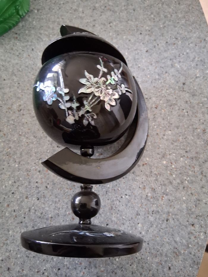 Cendrier " globe motif nacré"  noir et gris - photo numéro 3