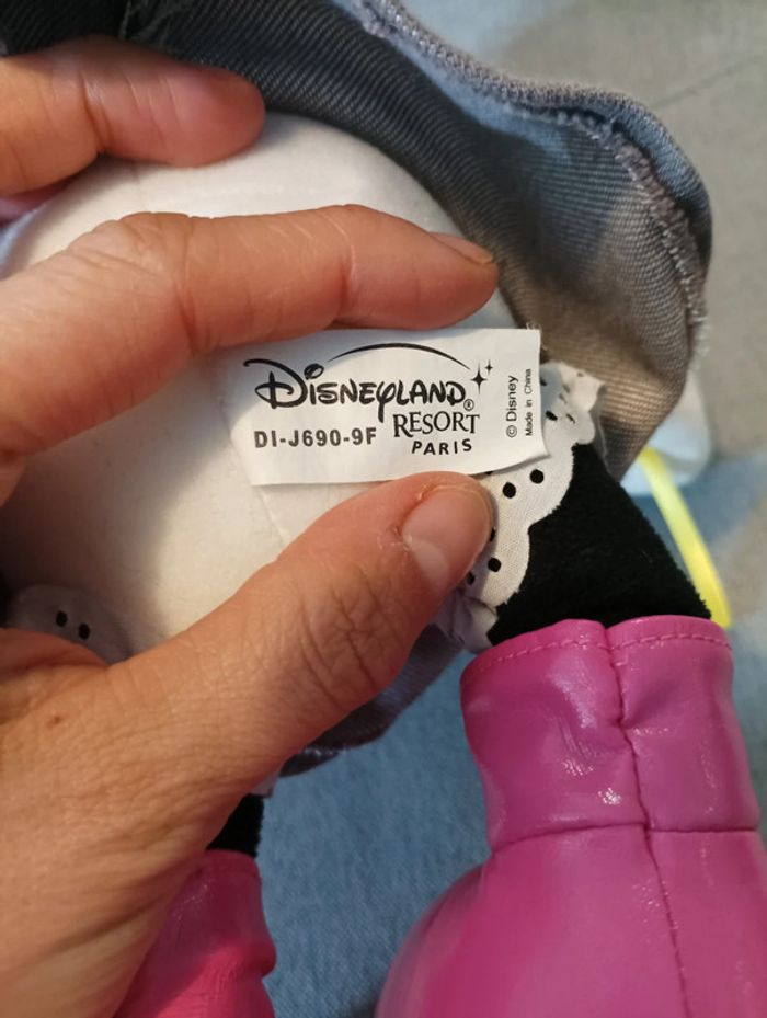 Jolie peluche Disneyland Paris Minnie magical party - photo numéro 4