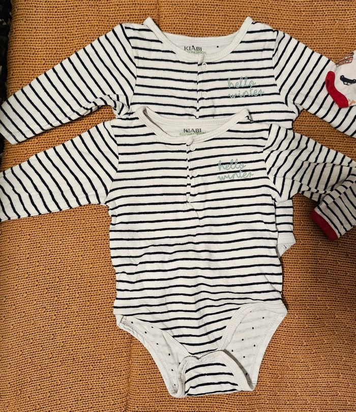 Lot de 4 bodies 3 mois - photo numéro 2