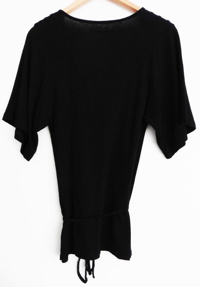 T shirt noir a lien. Col en v. Taille 38 - photo numéro 5