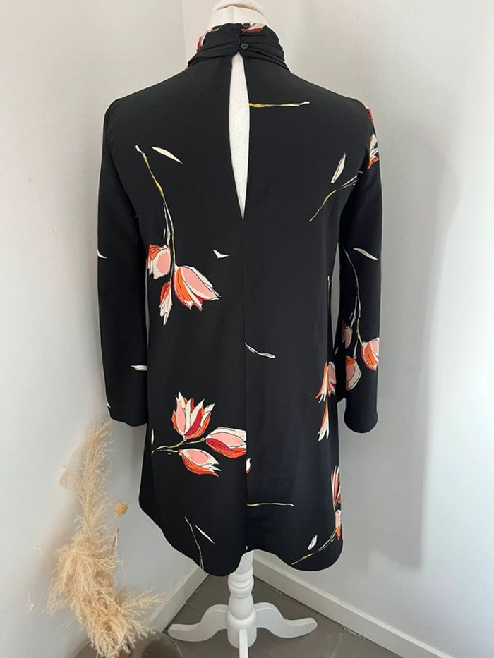 Robe noire à fleurs Zara S comme neuve - photo numéro 4