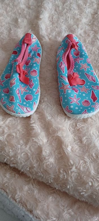 Tres belle chaussures d'eau fille Pointure 26