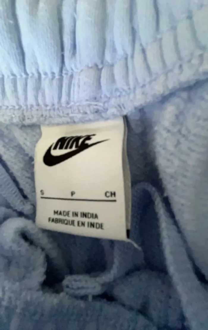 Pantalon survêtement Nike taille S - photo numéro 4