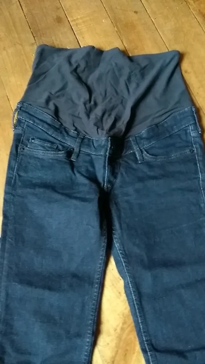Jean brut de grossesse Mama H&M taille M - photo numéro 2