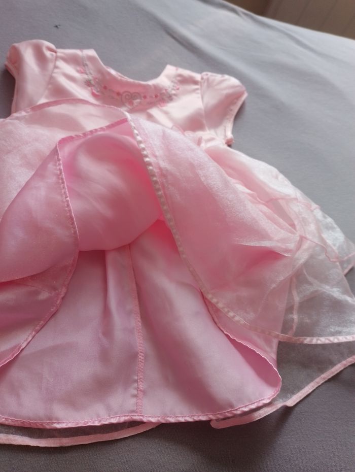 Robe 9 mois Disney store - photo numéro 3