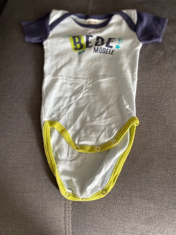 Lot de 5 bodies en très bon état - photo numéro 4