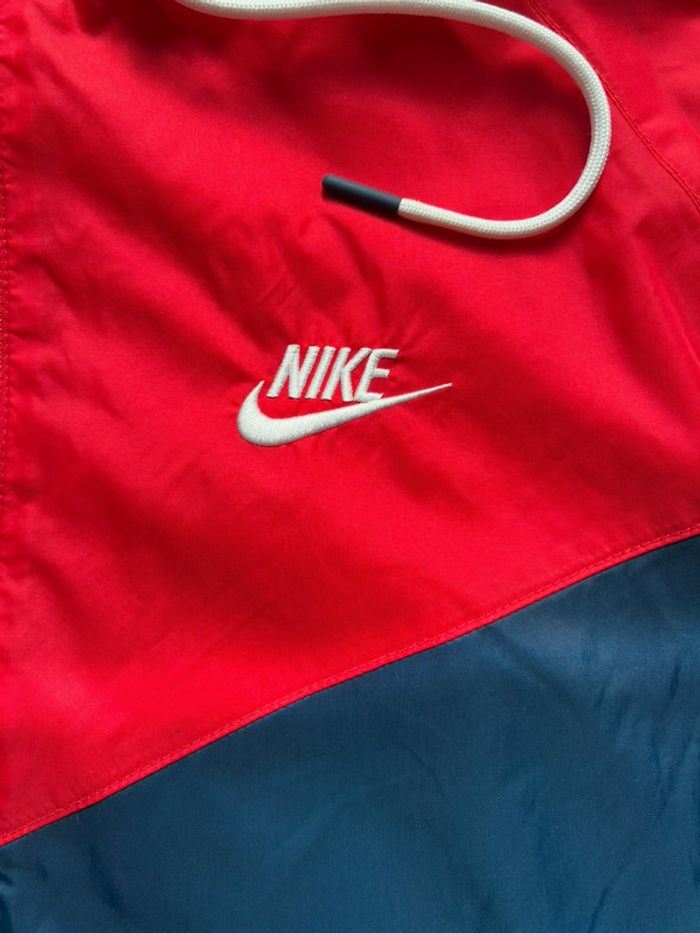 Veste sportwear coupe vent bleu marine et rouge Nike taille S en très bon état - photo numéro 9